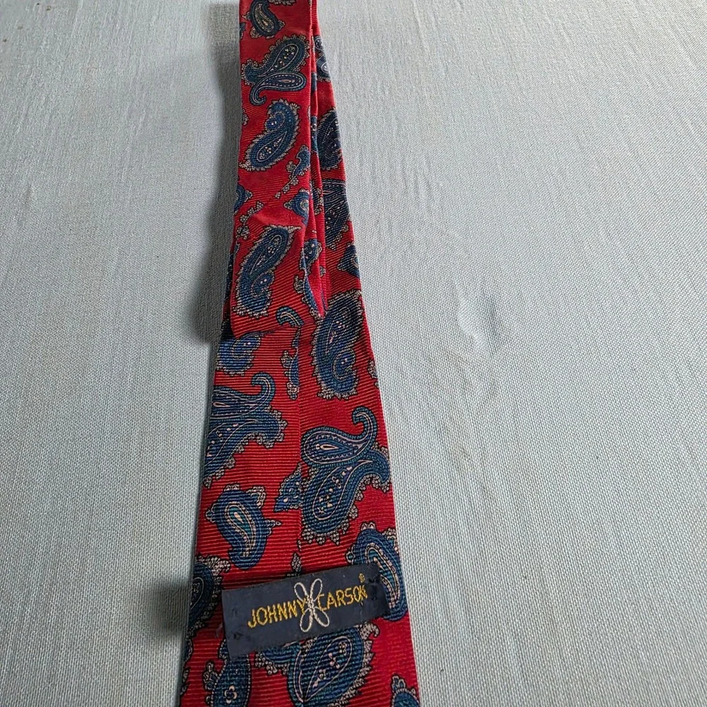 Johnny Carson Mens Red Paisley Silk Tie Vintage Red Blue Formal Necktie